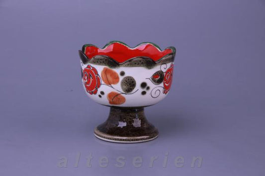 Schale auf Fuß klein