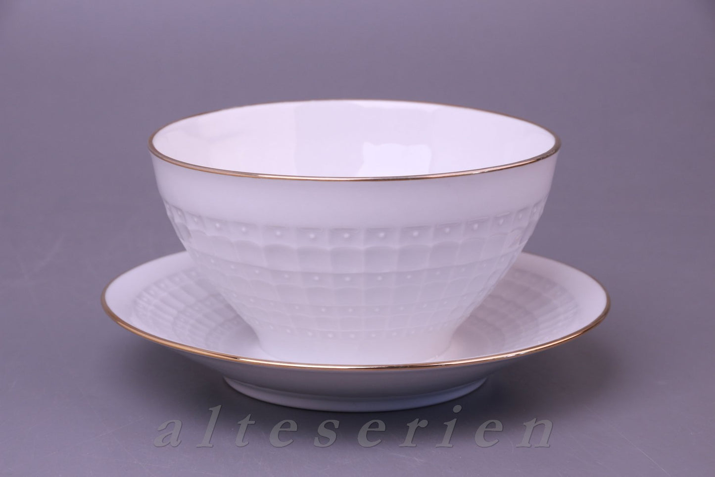 Sauciere mit Teller einteilig