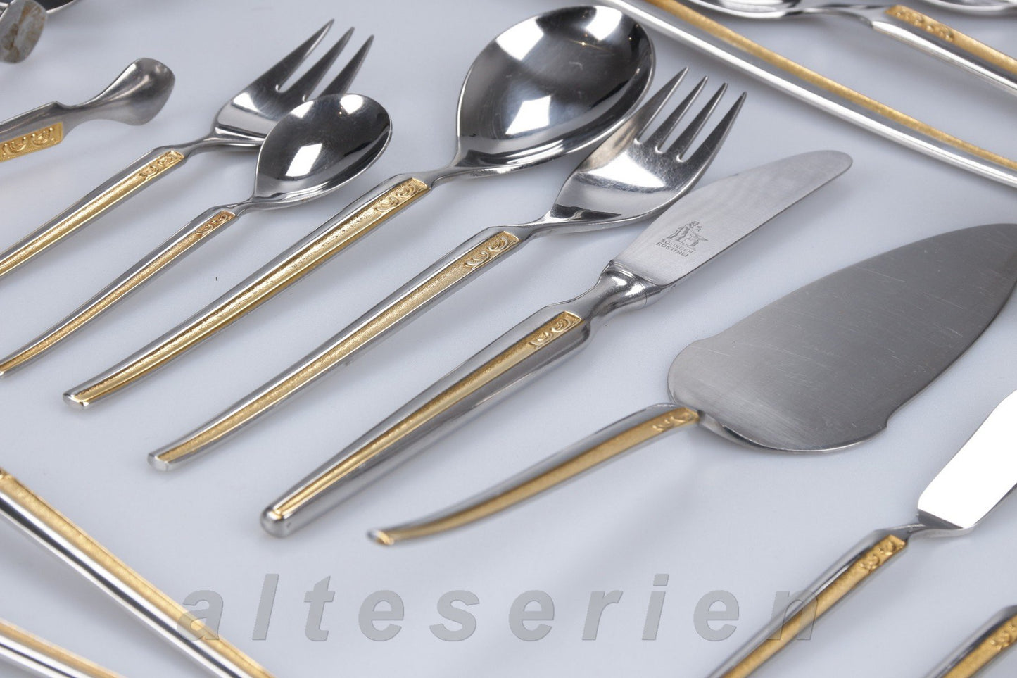 Menuebesteck für 6 P. und viel mehr im Holzkasten 51 tlg.