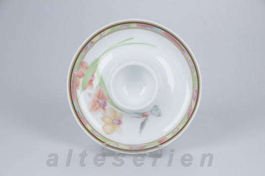 Eierbecher mit Schalenablage