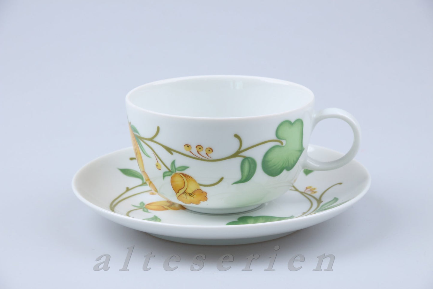 Teetasse mit Untere