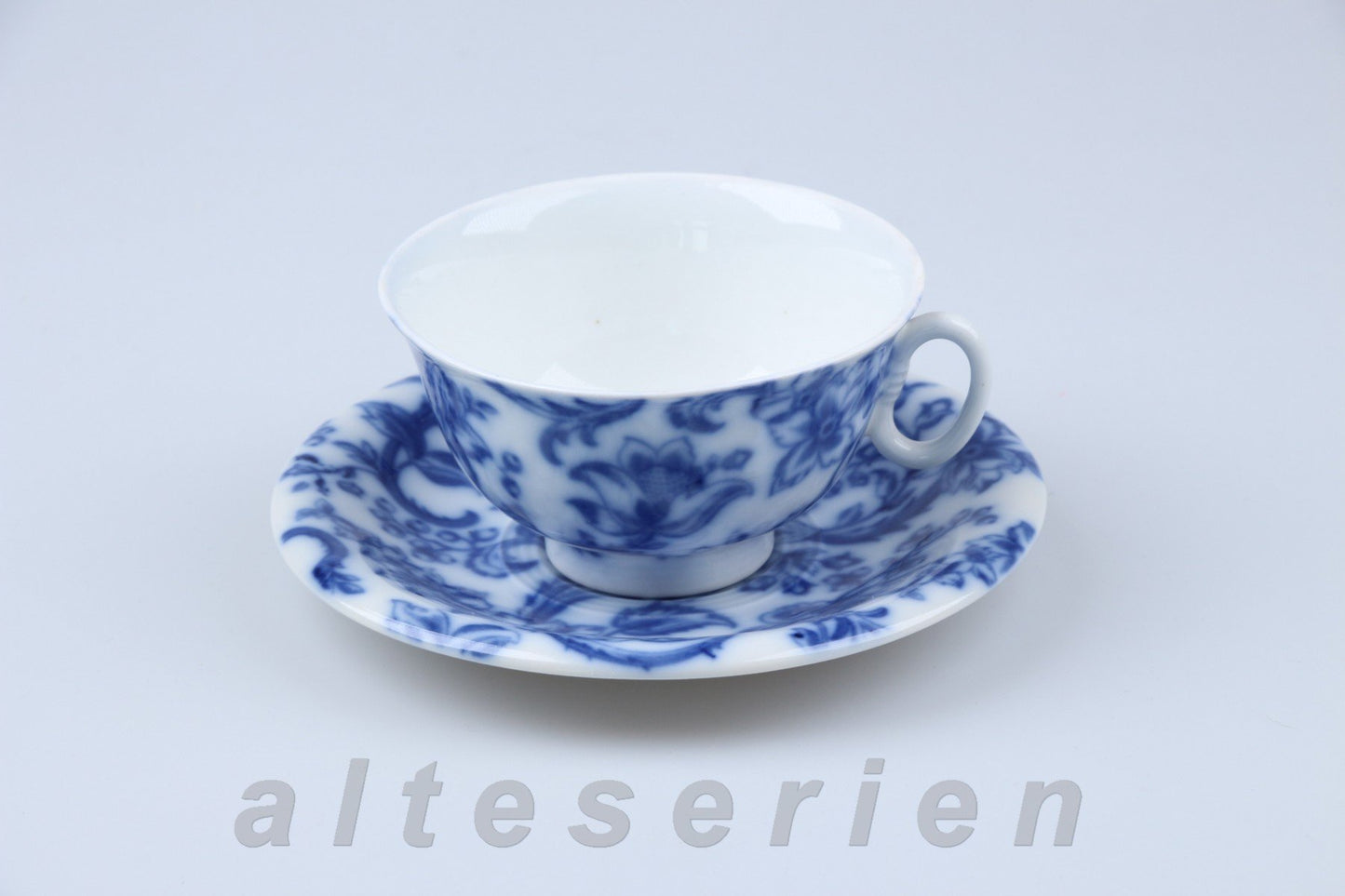 Teetasse mit Untere