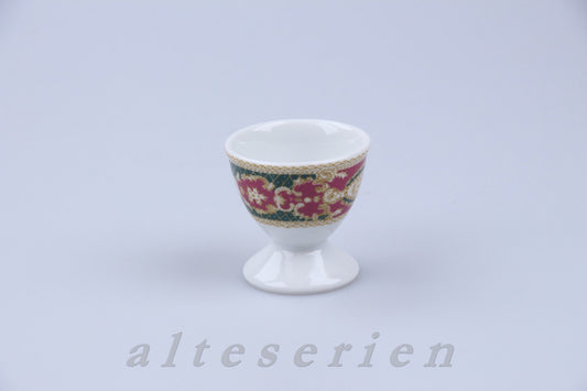 Eierbecher auf Fuß