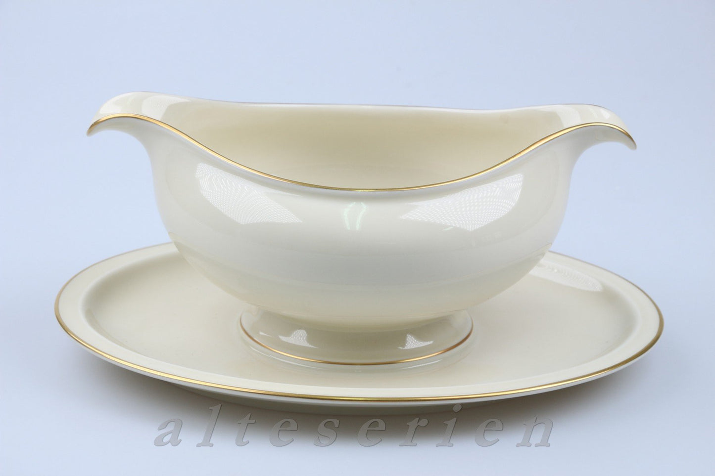 Sauciere mit Teller einteilig