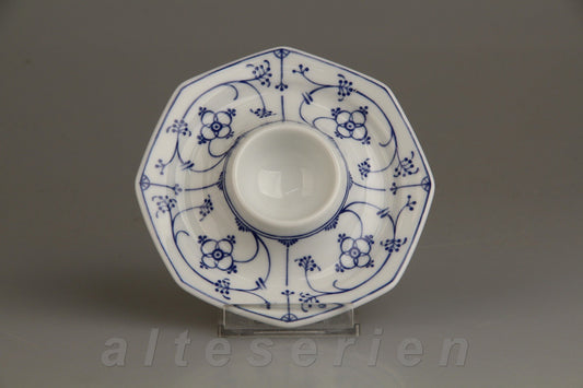 Eierbecher mit Schalenablage