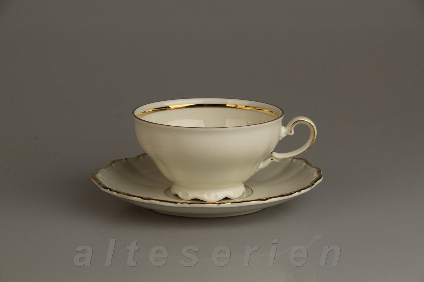 Teetasse mit Untere