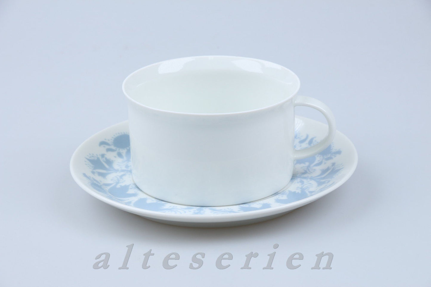 Teetasse mit Untere