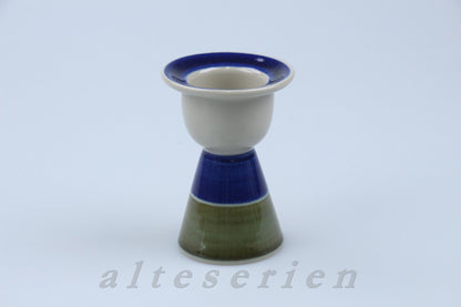 Eierbecher auf Fuß