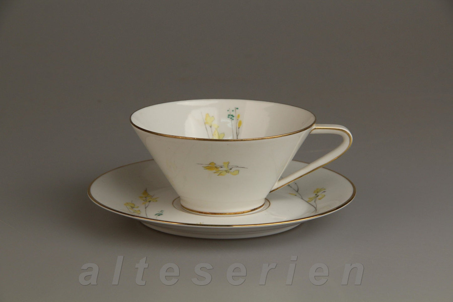 Teetasse mit Untere