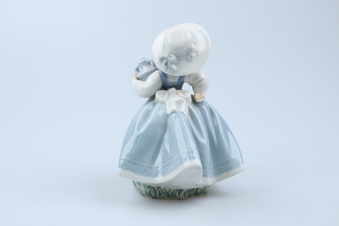 Mädchen mit Krug II. Wahl