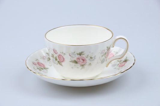 Teetasse mit Untere