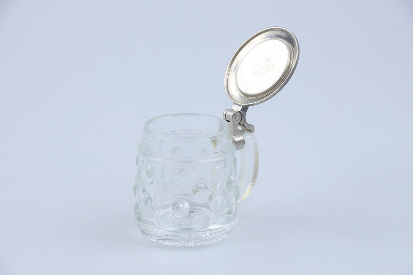 Schnapskrügerl mit Zinndeckel