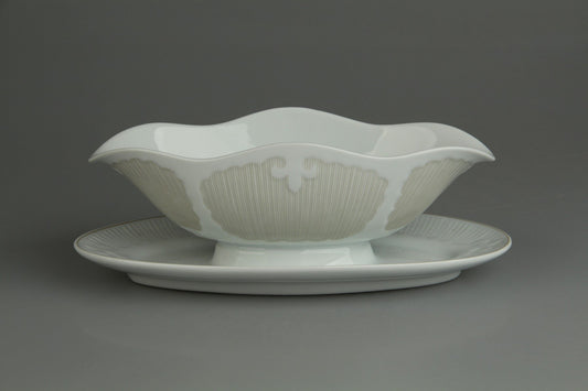 Sauciere mit Teller einteilig