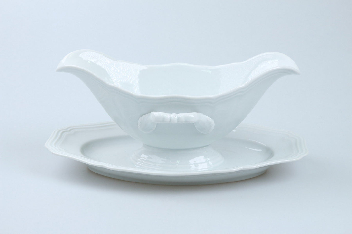 Sauciere mit Teller einteilig