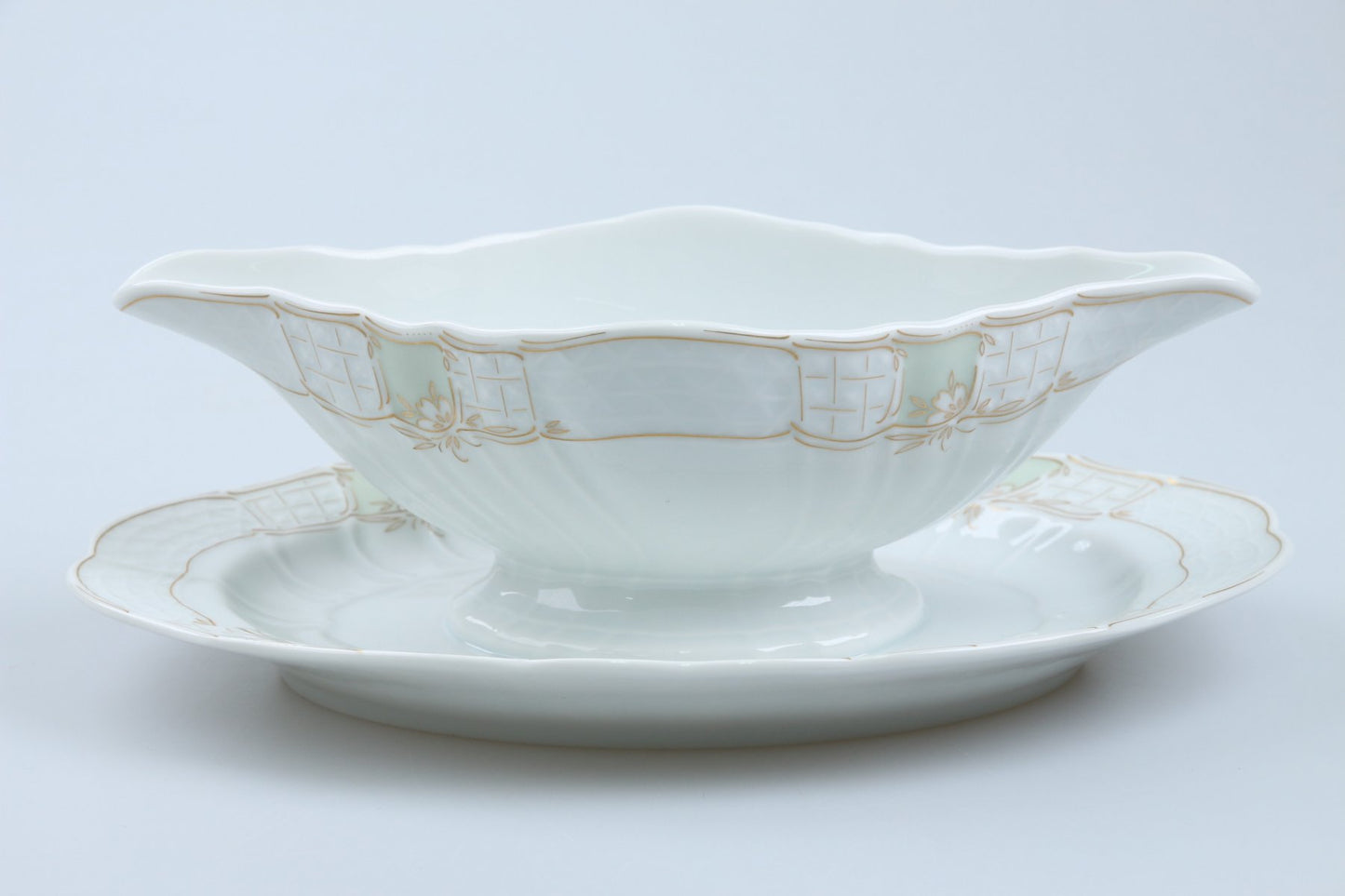 Sauciere mit Teller einteilig