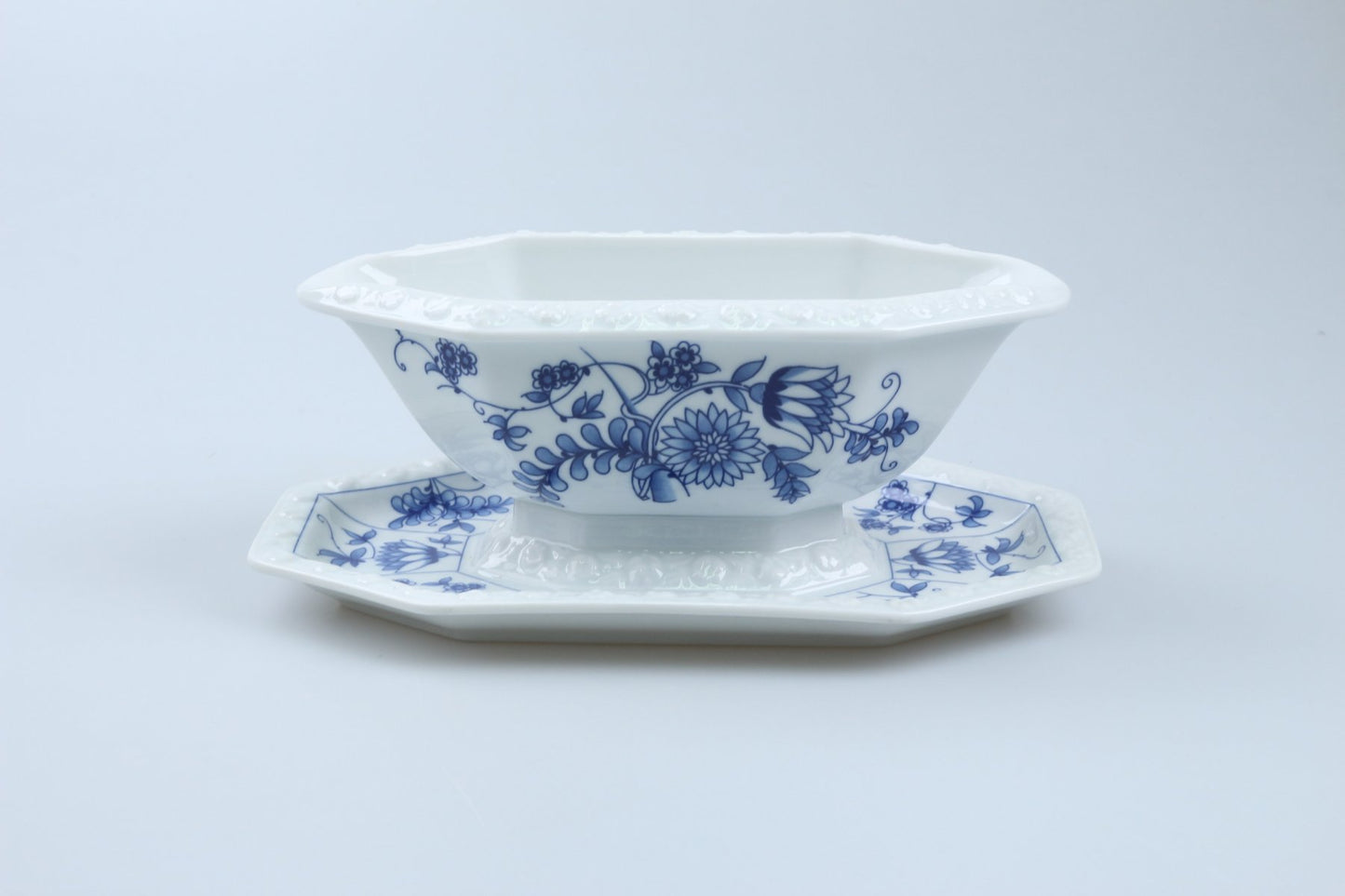 Sauciere mit Teller einteilig