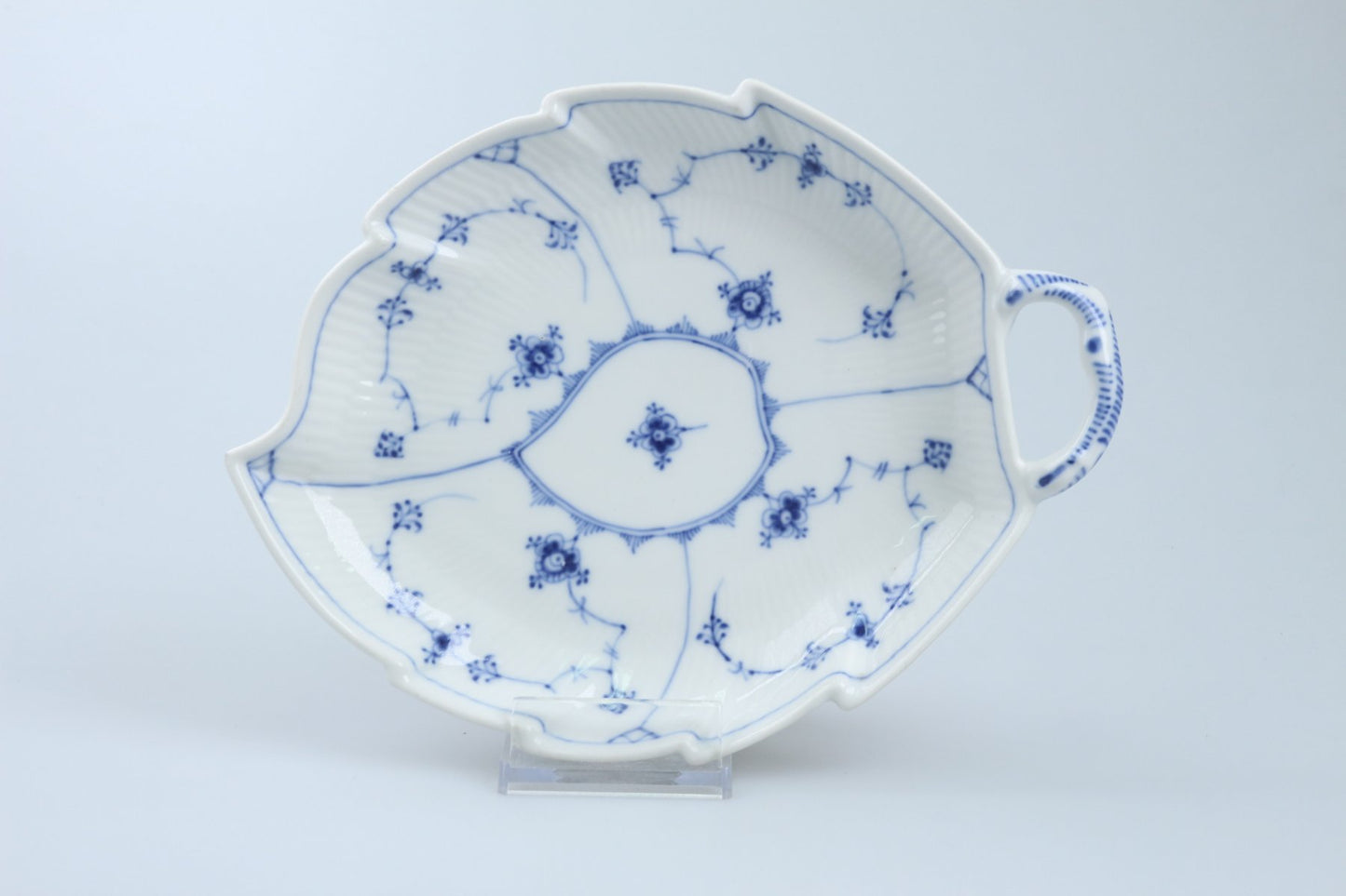 Blattschale Konfektschale Modell 145