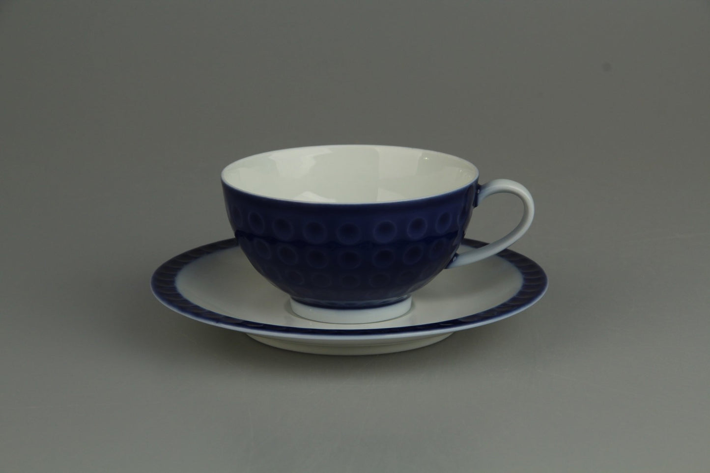 Teetasse mit Untere