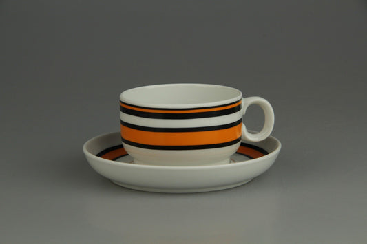 Teetasse mit Untere