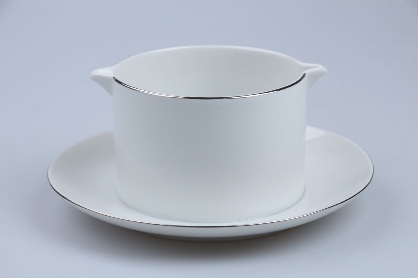 Sauciere mit Teller einteilig