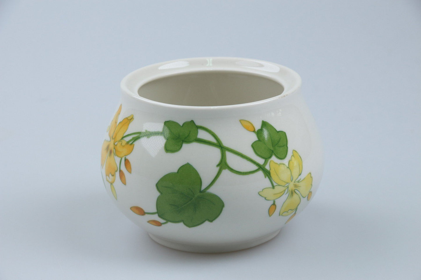 Zuckerdose ohne Henkel ohne Deckel