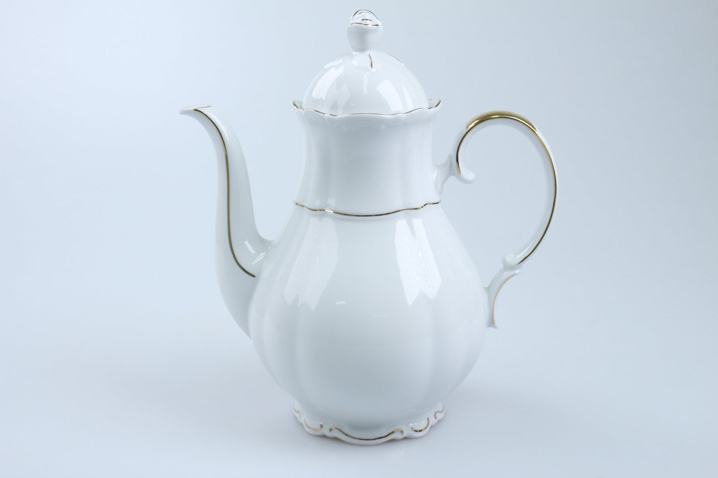 Kaffeekanne mit Goldrand