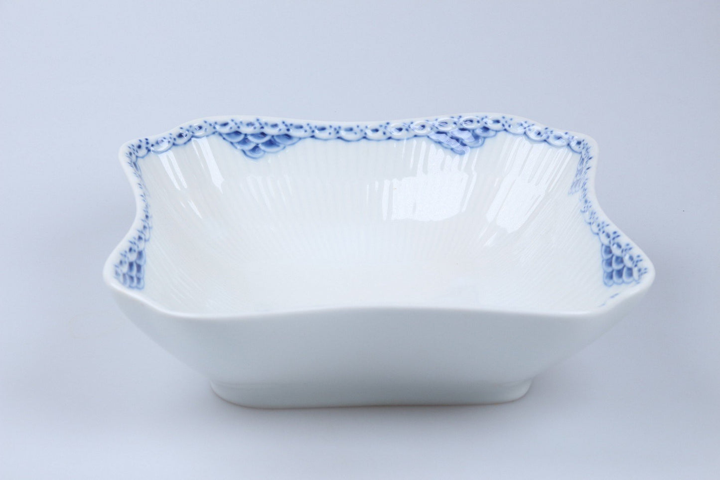 Schüssel mittelgroß Modell 578