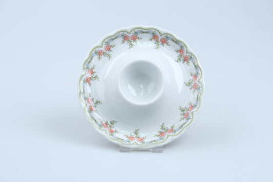 Eierbecher mit Schalenablage