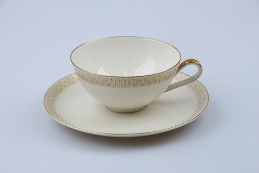 Teetasse mit Untere