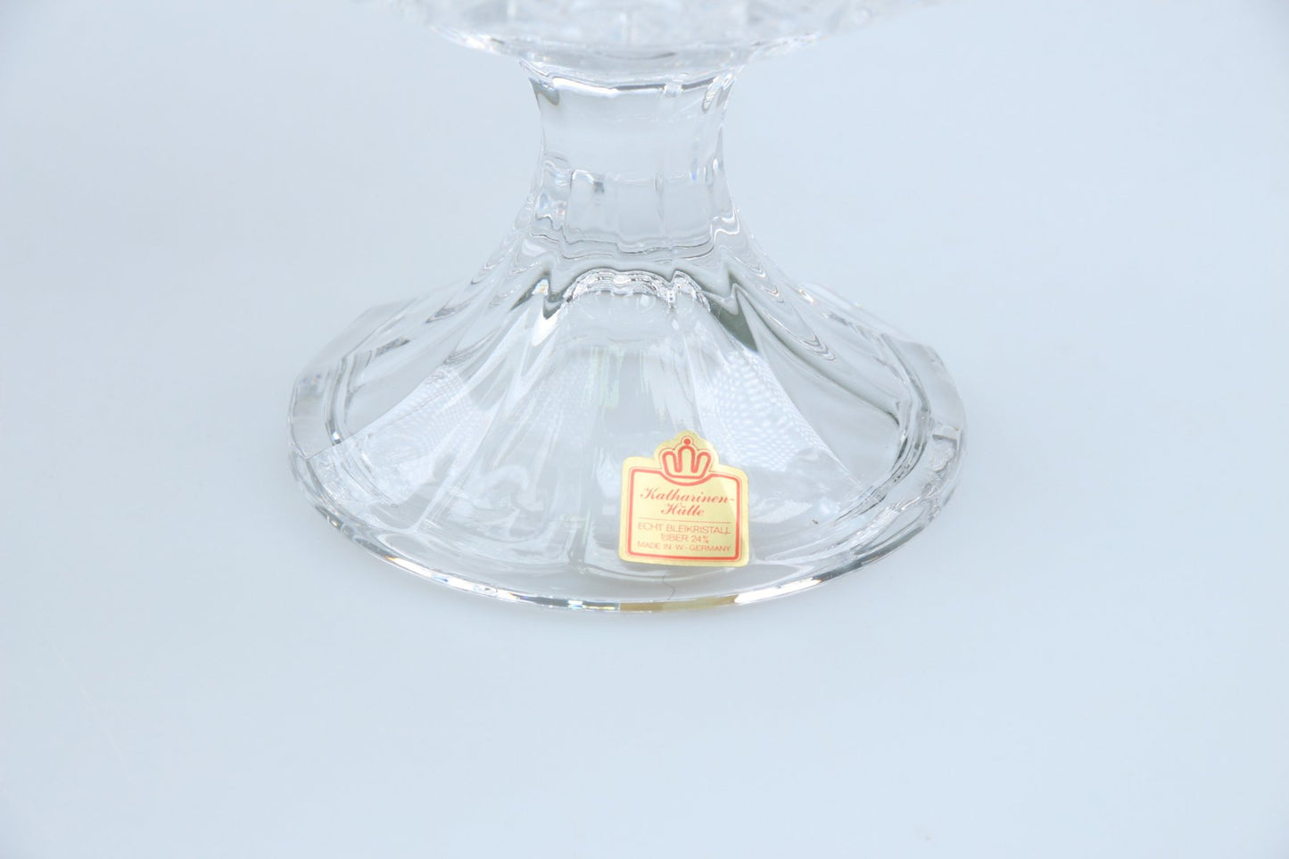 Schale auf Fuß Blätterschliff H 14,2 cm D 16 cm