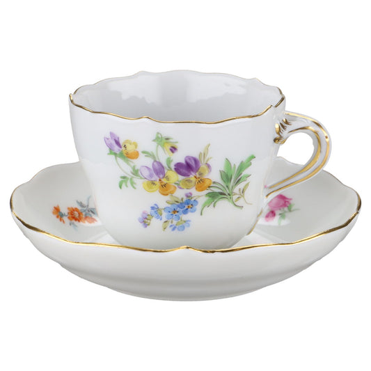 Mokkatasse mit Untere  Wiesenblume