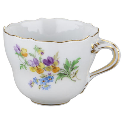 Mokkatasse mit Untere  Wiesenblume