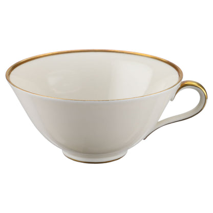 Teetasse mit Untere