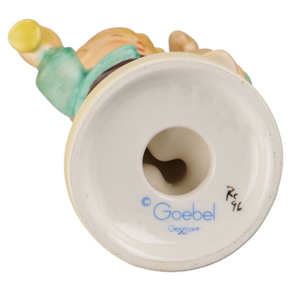 Junge mit Holzpferd Modell 239