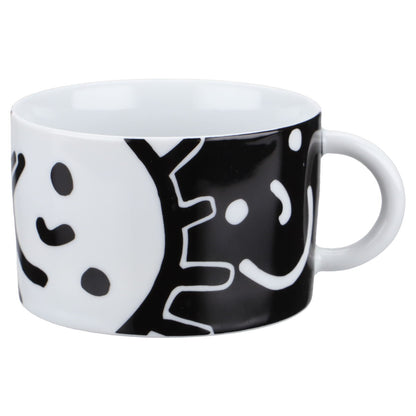 Teetasse mit Untere