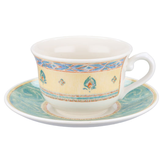 Kaffeetasse mit Untere groß