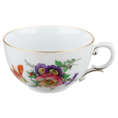 Teetasse mit Untere