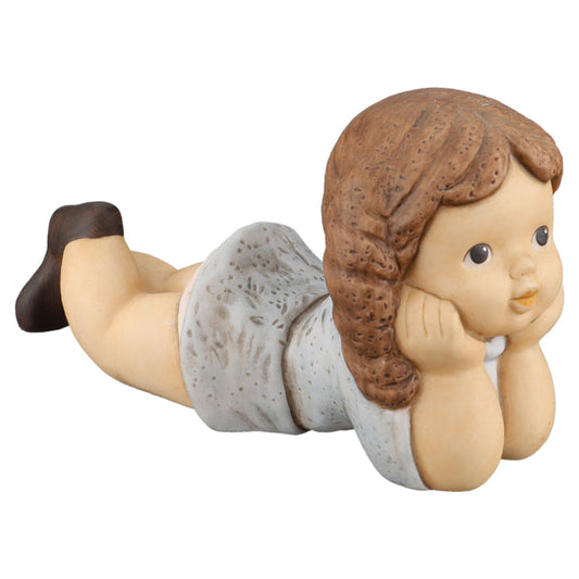 Mädchen liegend
