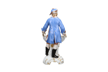 Figur Winzerfigur m. Korb Winter bemalt