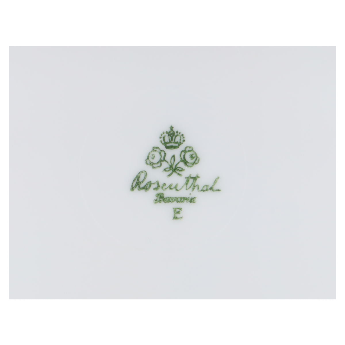 Schüssel klein auf Fuß