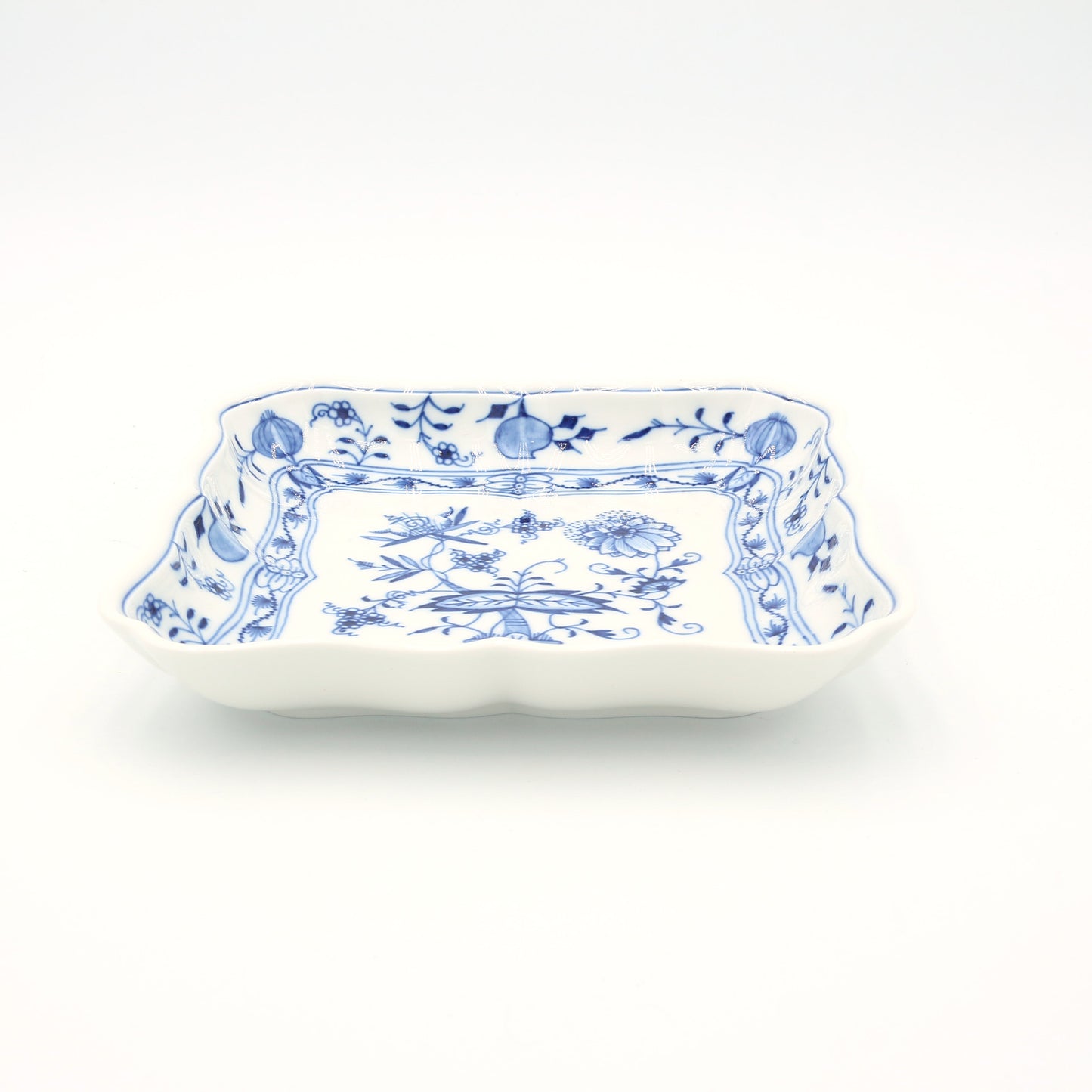 Schale klein flach viereckig  I.W