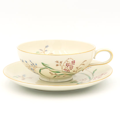 Teetasse mit Untere groß