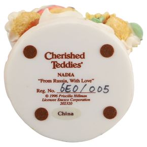 Teddy 202320 Russia Nadia "From Russia, With Love" Enesco Cherished Teddies mit OVP