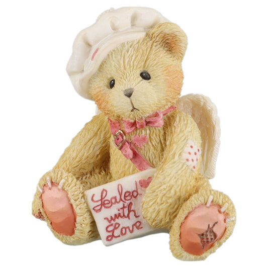 Teddy 869074 "Sealed With Love" Boy Sitting With Letter Enesco Cherished Teddies mit OVP