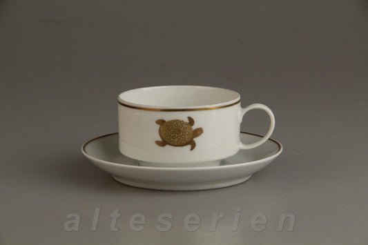 kleine Tasse mit Untere