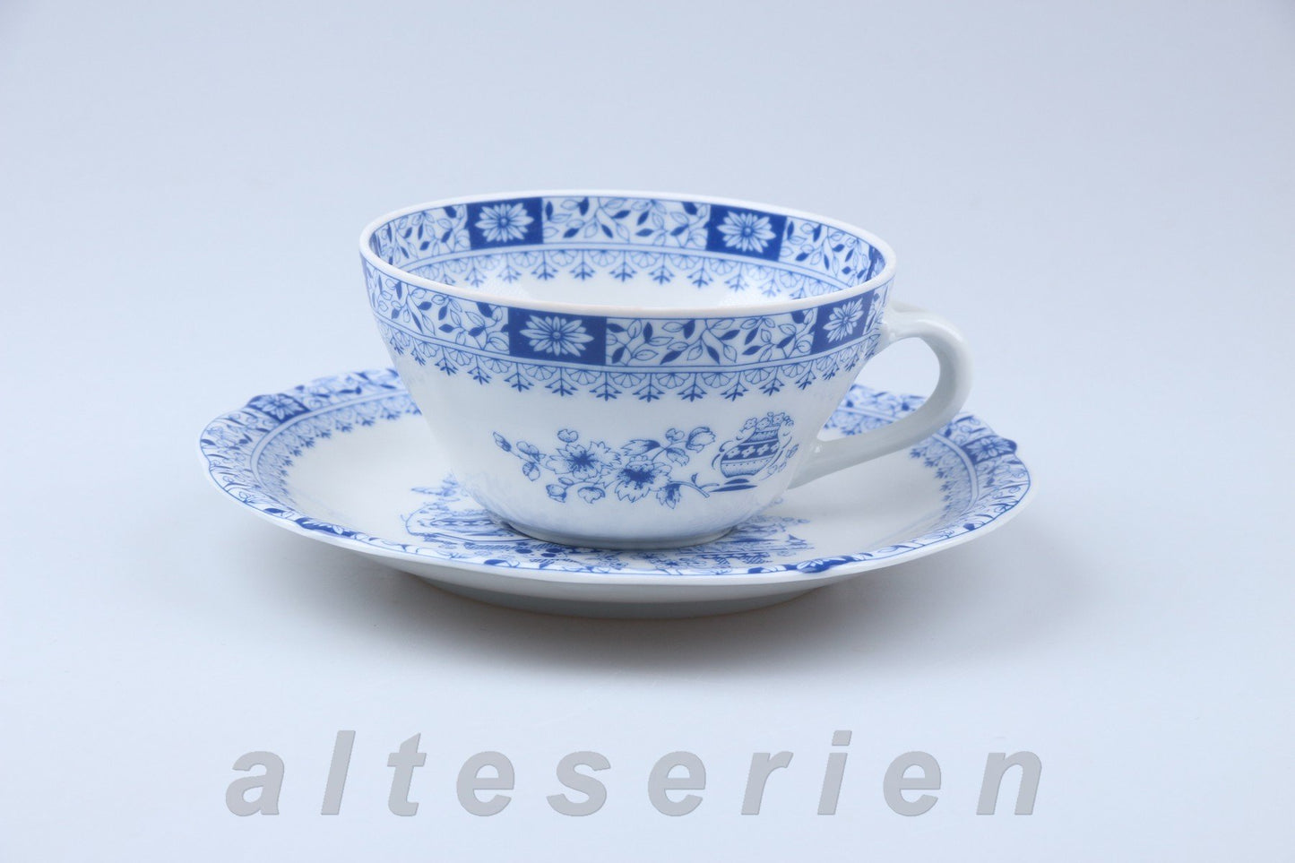 Teetasse mit Untere