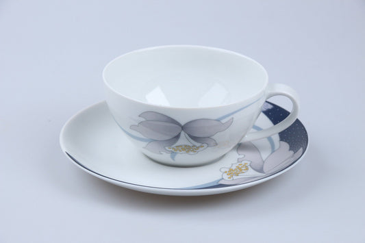 Teetasse mit Untere