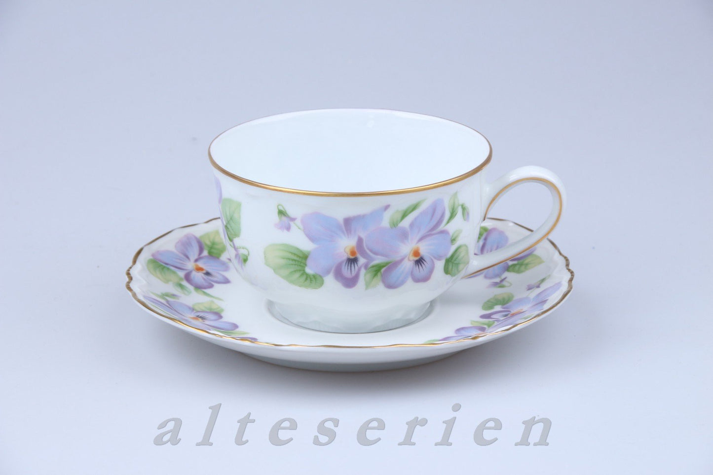 Teetasse mit Untere