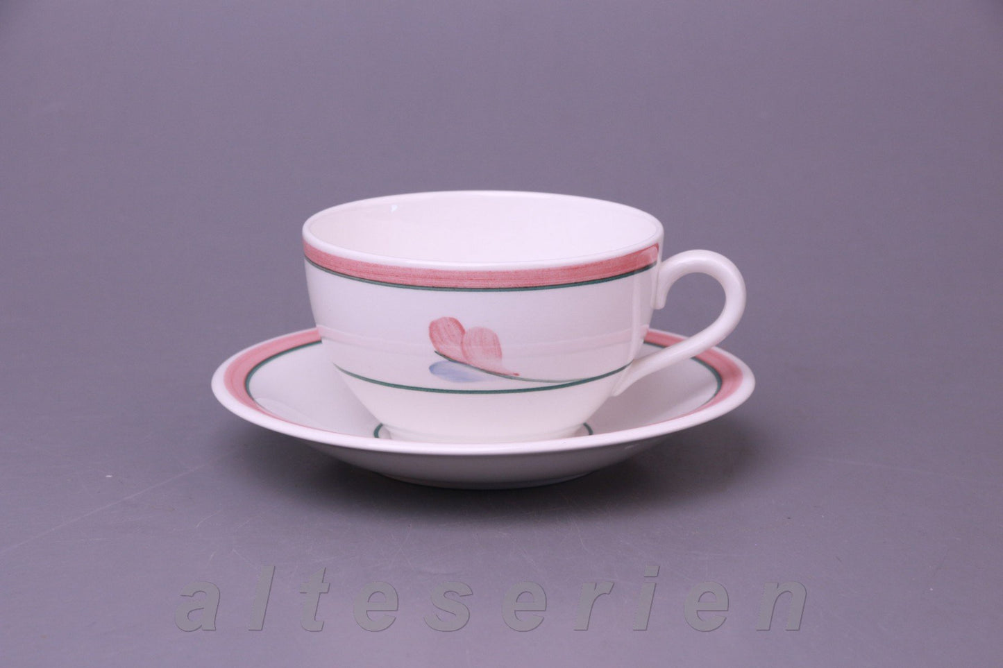 Teetasse mit Untere