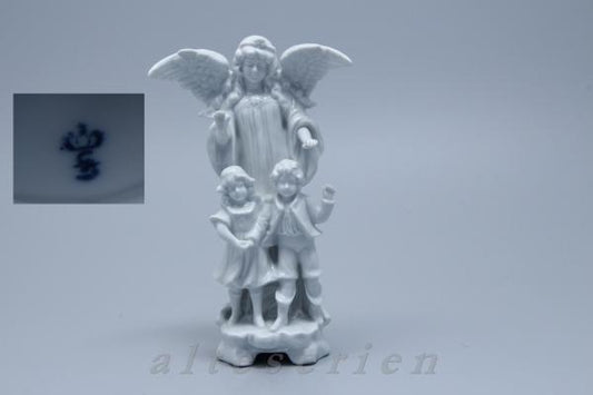 Engel Gabriel mit 2 Kindern Porzellfigur weiß